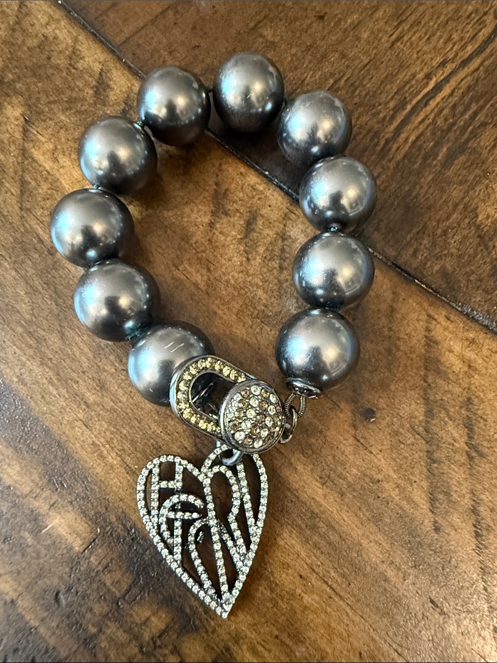 Henri Bendel Gray Pearl Crystal Pavรฉ Heart Charm Bracelet | Rare